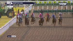 Video preview image for KEMPTON PARK 19:40 - Unibet 3 Uniboosts Per Day Handicap (4)