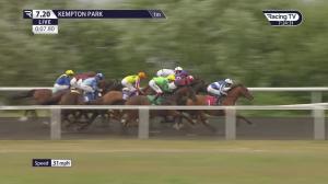 Video preview image for KEMPTON PARK 19:20 - Unibet Support Safe Gambling Handicap (Qualifier) (4) (Div 1)