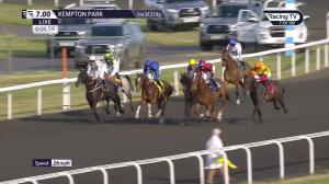 Video preview image for KEMPTON PARK 19:00 - Unibet 3 Uniboosts Per Day Handicap (3)