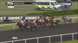 Video preview image for KEMPTON PARK 18:00 - Unibet - Proudly Supporting Women In Racing Apprentice Handicap (Qualifier) (5)