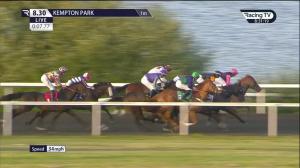 Video preview image for KEMPTON PARK 20:30 - Unibet Horserace Betting-Operator Of The Year Handicap (6) (Div 1)