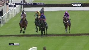 Video preview image for Stratford-on-Avon 17:30 - Watch On Racing TV Novices' Handicap Chase (4)