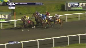 Video preview image for KEMPTON PARK 20:00 - Unibet More Extra Place Races Handicap (Qualifier) (4)