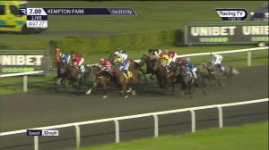 Video preview image for KEMPTON PARK 19:00 - Unibet More Extra Place Races Handicap (Qualifier) (3)