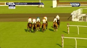 Video preview image for KEMPTON PARK 16:40 - Join Racing TV Now Handicap Chase (4)
