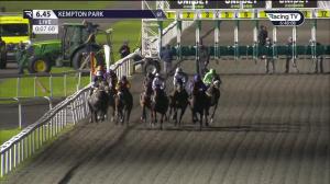 Video preview image for KEMPTON PARK 18:45 - Unibet More Extra Place Races Handicap (Qualifier) (3)
