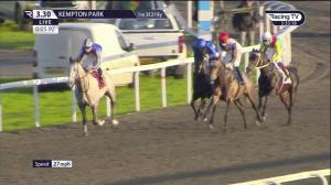 Video preview image for KEMPTON PARK 15:30 - Racing TV Floodlit Stakes (Listed) (1)