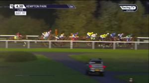 Video preview image for KEMPTON PARK 16:30 - Unibet Horserace Betting Operator Of The Year Restricted Maiden Stakes (5) (Div 1)