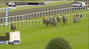 Video preview image for KEMPTON PARK 13:15 - racingtv.com Novices' Handicap Chase (4)