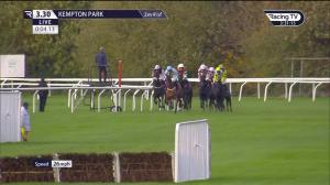 Video preview image for KEMPTON PARK 15:30 - Paul Ferguson's Jumper's To Follow Mares' Handicap Chase (Qualifier) (3)