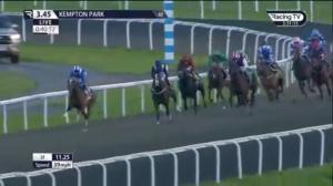 Video preview image for KEMPTON PARK 15:45 - Unibet More Extra Place Races Novice Stakes (5)