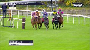 Video preview image for KEMPTON PARK 12:20 - Racing TV Junior 'National Hunt' Hurdle (4)