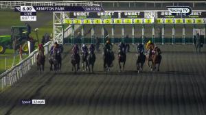 Video preview image for KEMPTON PARK 20:00 - Unibet London Stayers' Series (Final) Handicap (Series Final) (2)