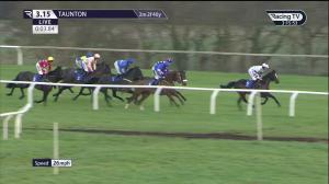 Video preview image for TAUNTON 15:15 - Dave Criddle Travel Handicap Chase (3)