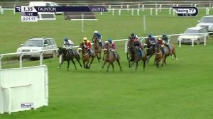 Video preview image for TAUNTON 13:35 - Ferne Equine Rehab Centre Novices' Handicap Chase (5)