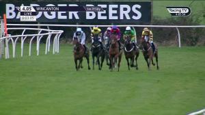 Video preview image for Wincanton 16:05 - racingtv.com Open National Hunt Flat (5)