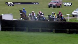 Video preview image for Taunton 16:20 - Arthur & Peggy White Memorial Handicap Chase (Qualifier) (3)