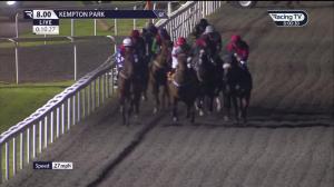 Video preview image for KEMPTON PARK 20:00 - Unibet More Extra Place Races Handicap (6)