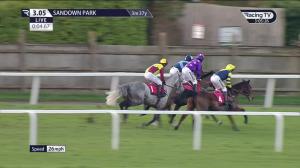 Video preview image for Sandown Park 15:05 - Castel Royal Artillery Gold Cup (Chase For Military Amateur Jockeys) (3)