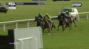 Video preview image for TAUNTON 15:10 - Weatherbys nhstallions.co.uk Handicap Chase (4)
