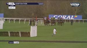 Video preview image for KEMPTON PARK 13:15 - Coral Racing Club Handicap Hurdle (3)