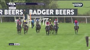 Video preview image for Wincanton 14:35 - Book Your Spring Raceday Hospitality Mares' Handicap Hurdle (5)
