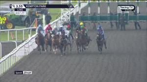 Video preview image for KEMPTON PARK 15:55 - Happy 6th Birthday Alexandra Ford Apprentice Handicap (5)