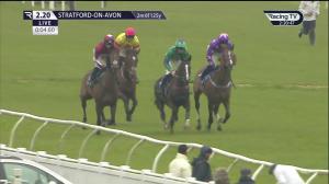 Video preview image for Stratford-on-Avon 14:20 - Cash Is King In The Ring Handicap Chase (4)