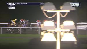 Video preview image for KEMPTON PARK 18:30 - Unibet Support Safe Gambling Handicap (Qualifier) (4)
