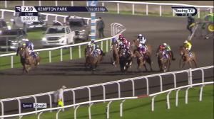 Video preview image for KEMPTON PARK 19:30 - Unibet More Extra Place Races Handicap (6)