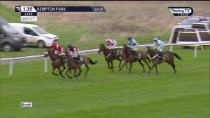 Video preview image for KEMPTON PARK 13:35 - Try Unibet's New Acca Boosts Novices' Limited Handicap Chase (3)