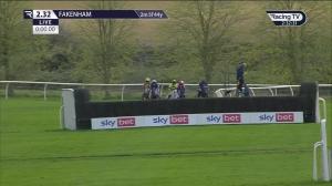 Video preview image for Fakenham 14:32 - Aldiss Selling Handicap Chase (4)