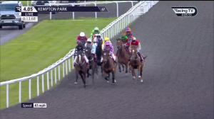 Video preview image for KEMPTON PARK 16:05 - Virgin Bet Best Odds Daily Handicap (Qualifier) (4)