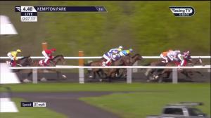 Video preview image for KEMPTON PARK 16:40 - Virgin Bet Daily Extra Places Handicap (Qualifier) (3)
