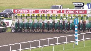 Video preview image for KEMPTON PARK 14:40 - Virgin Bet Every Saturday Money Back Rosebery Handicap (Qualifier) (2)