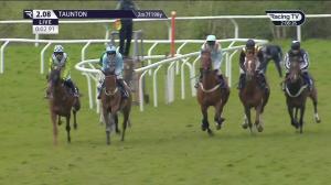 Video preview image for TAUNTON 14:08 - Royal Ascot Lunch Saturday 22nd June Novices' Handicap Hurdle (5)