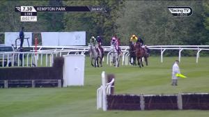 Video preview image for KEMPTON PARK 19:30 - Sri Lanka, The Teardrop Island Open Hunters' Chase (5)