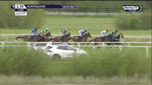 Video preview image for Huntingdon 17:10 - Racehorse Shares From £45 At racingclub.com Novices' Handicap Chase (4)