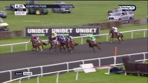 Video preview image for KEMPTON PARK 18:25 - Unibet More Extra Place Races Apprentice Handicap (5)
