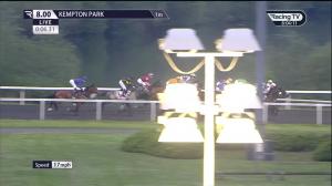 Video preview image for KEMPTON PARK 20:00 - Unibet More Boosts In More Races Handicap (Qualifier) (4)