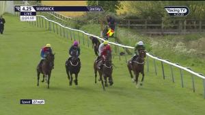 Video preview image for Warwick 16:25 - Visit racingtv.com Novices' Handicap Chase (4)