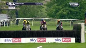 Video preview image for Fakenham 15:15 - Greene King Handicap Chase (5)