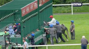 Video preview image for Navan 16:35 - Book Your Navan Summer Bbq Packages Handicap (Div 2)