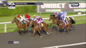 Video preview image for KEMPTON PARK 19:40 - Unibet Support Safe Gambling Handicap (Qualifier) (6) (Div 1)