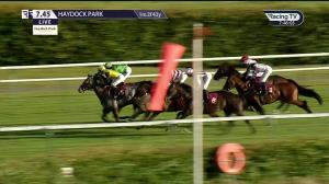 Video preview image for Haydock Park 19:45 - Long Shot Berry Breeze Handicap (Qualifier) (4)
