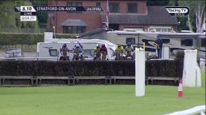 Video preview image for Stratford-on-Avon 20:10 - Visit racingtv.com Handicap Chase (4)