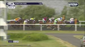 Video preview image for KEMPTON PARK 19:00 - Unibet Support Safe Gambling Handicap (Qualifier) (4)