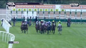 Video preview image for Sandown Park 20:30 - Ford Explorer Handicap (5)