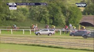 Video preview image for Stratford-on-Avon 19:00 - Shirley Guest 80th Birthday Celebration Mares' Novices' Limited Handicap Hurdle (Div 2)