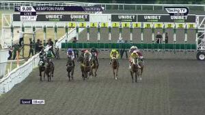 Video preview image for Kempton Park 21:00 - Kempton Park Supporting Racing Staff Week Handicap